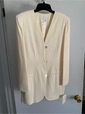 Moda Cream Single-Breasted V-Neck Blazer